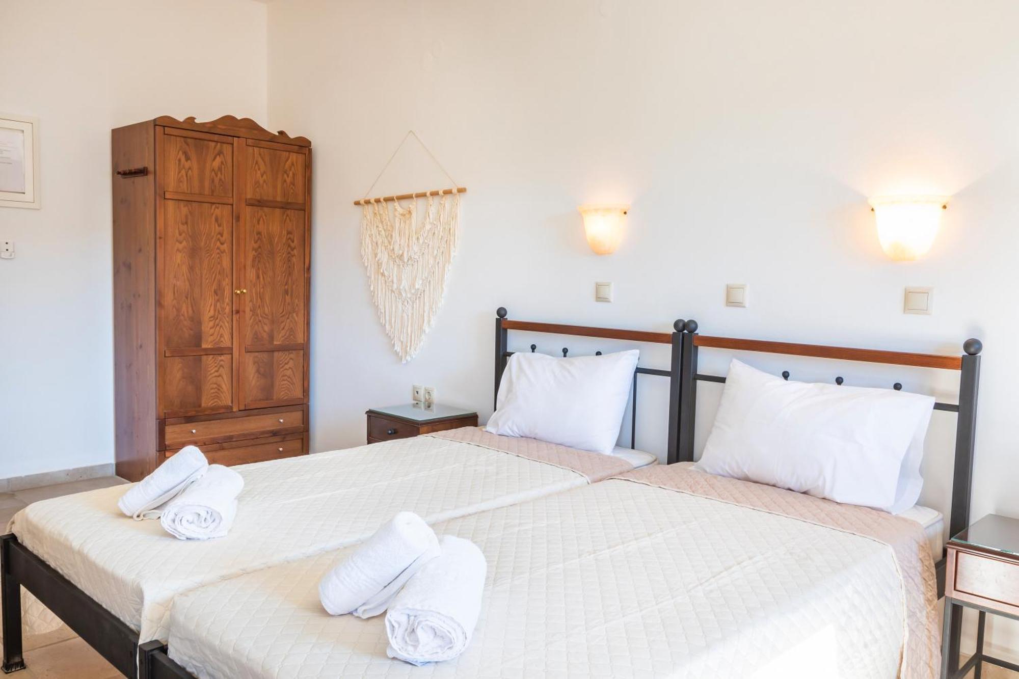 Petra Studios Karpathos Extérieur photo